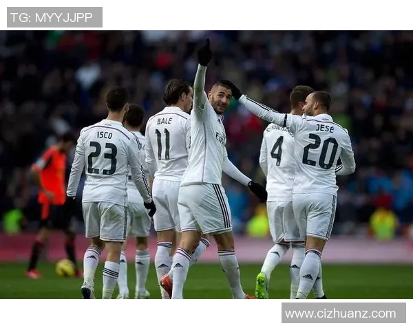 本泽马的传奇之路：从青涩小将到世界足球巨星的蜕变与辉煌