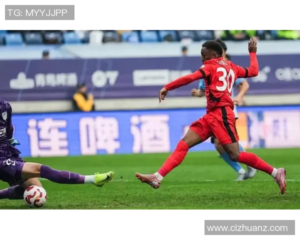 上海上港与墨尔本激战正酣比分揭晓引发球迷热议